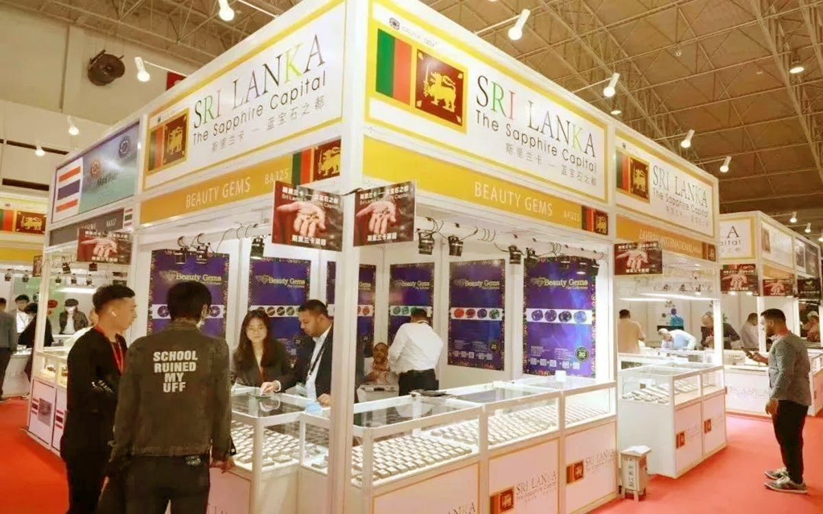 小型珠寶展臺(tái)設(shè)計(jì)如何顯高級(jí)？空間利用的終極方案