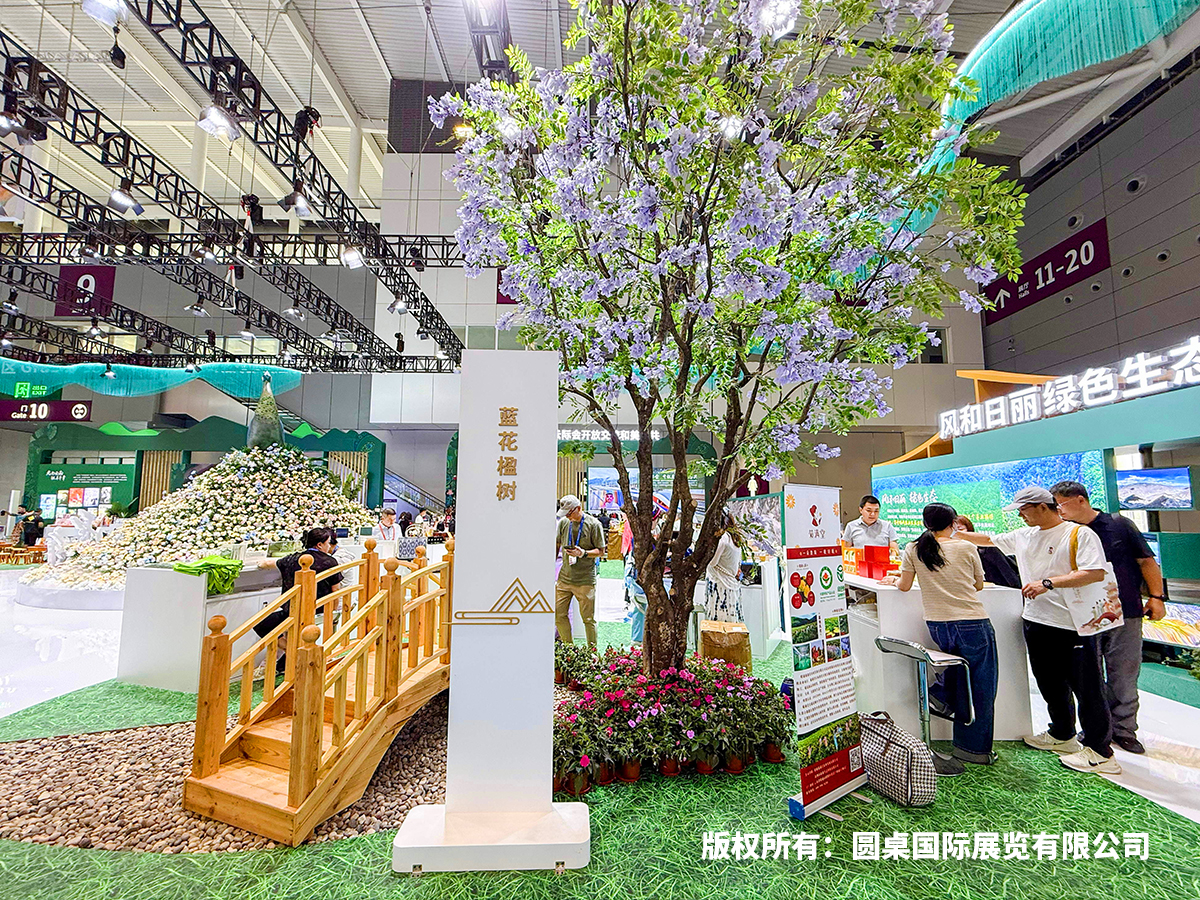 深圳文博會的云南展廳采用開放式布展、交融式布局